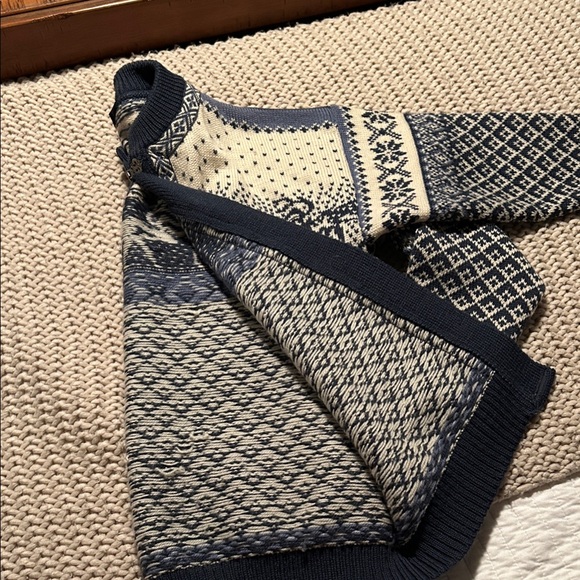 Nordstrikk Norwegian Luse cardigan in wool! Size M Beautiful reindeer on it! - Picture 9 of 10